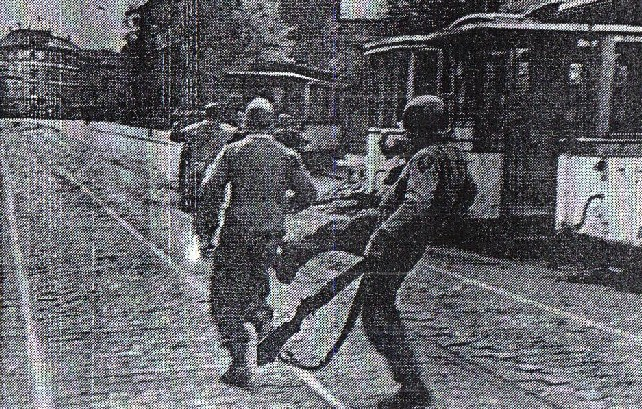 US Soldier kicks German