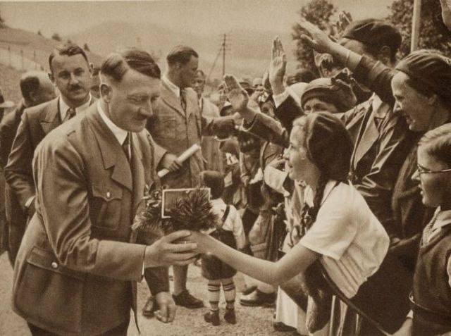 Adolf-Hitler-receiving-Flowers